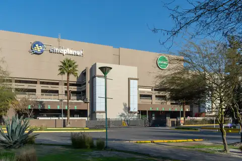 Exterior de Cenco Florida, antes Florida Center, fotografía contextual de2023; no muestra instalaciones de Festigame.