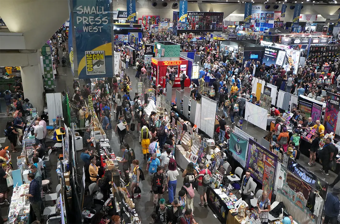Fotografía oficial de Comic-Con usada para la guía Toucan Tip sobre navegación de la sala de exhibición